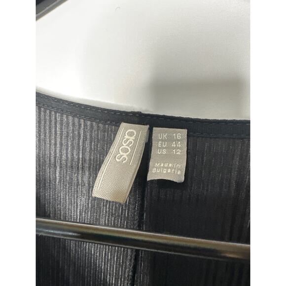 ASOS DESIGN plisse wrap tie romper short sleeves black size 12 - Picture 12 of 12